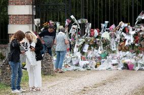 Mourners Bid Adieu To French Film Star Alain Delon - Douchy