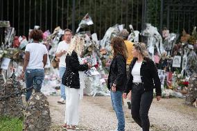 Mourners Bid Adieu To French Film Star Alain Delon - Douchy