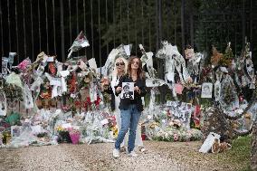 Mourners Bid Adieu To French Film Star Alain Delon - Douchy