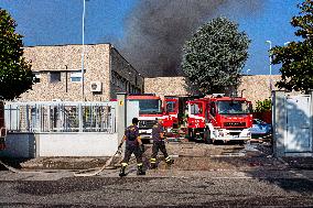 Fire In Food Factory In Pozzuoli, Fire Brigade Intervention Underway