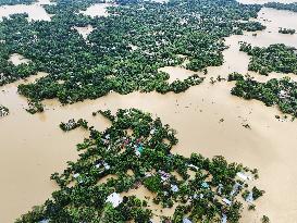 Deadly Floods Strike Troubled Bangladesh