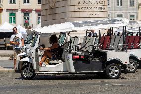 Tuk-Tuks Are Clogging Streets And Making Our City Unlivable