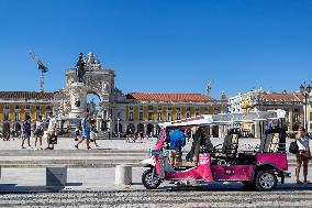 Tuk-Tuks Are Clogging Streets And Making Our City Unlivable