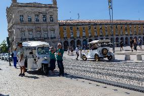 Tuk-Tuks Are Clogging Streets And Making Our City Unlivable