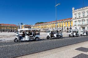 Tuk-Tuks Are Clogging Streets And Making Our City Unlivable