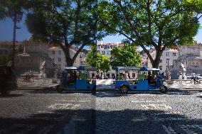 Tuk-Tuks Are Clogging Streets And Making Our City Unlivable