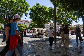 Tuk-Tuks Are Clogging Streets And Making Our City Unlivable