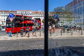 Tuk-Tuks Are Clogging Streets And Making Our City Unlivable