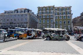 Tuk-Tuks Are Clogging Streets And Making Our City Unlivable