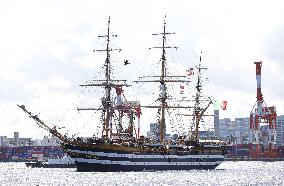 Italian Navy training ship visits Tokyo port