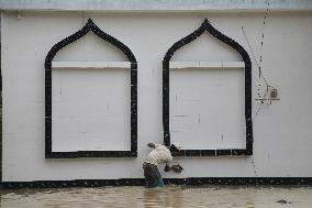 Deadly Floods Strike Troubled Bangladesh