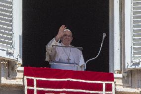 Pope Francis Angelus Prayer - Vatican