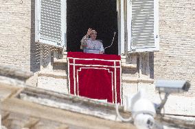 Pope Francis Angelus Prayer - Vatican