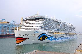 Aida Cosma Ocean Liner - Barcelona