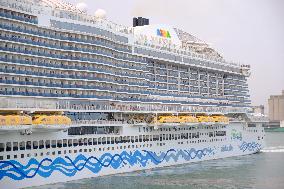 Aida Cosma Ocean Liner - Barcelona