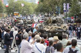 Paris greets 80th anniv. of liberation