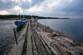 Exhibition hall at former USSR submarine base collapses into sea