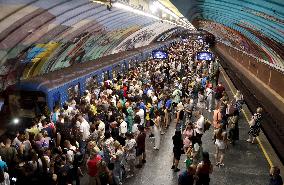 Kyiv residents shelter in Kyiv Metro during massive Russian drone and missile attack