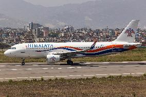 Himalaya Airlines Airbus A320