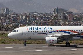 Himalaya Airlines Airbus A320