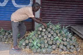 India Economy Fruit Seller