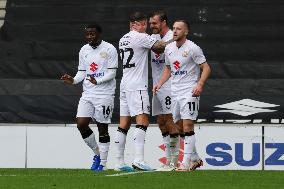 MK Dons v Carlisle United - Sky Bet League 2