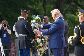 Donald Trump Visits Arlington Cemetery To Pay Tribute To The 13 Servicemembers Killed During The Afghanistan Evactuation.