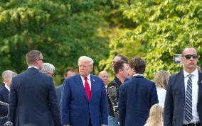 Donald Trump Visits Arlington Cemetery To Pay Tribute To The 13 Servicemembers Killed During The Afghanistan Evactuation.