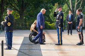 Donald Trump Visits Arlington Cemetery To Pay Tribute To The 13 Servicemembers Killed During The Afghanistan Evactuation.