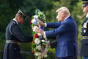 Donald Trump Visits Arlington Cemetery To Pay Tribute To The 13 Servicemembers Killed During The Afghanistan Evactuation.