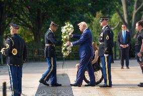 Donald Trump Visits Arlington Cemetery To Pay Tribute To The 13 Servicemembers Killed During The Afghanistan Evactuation.