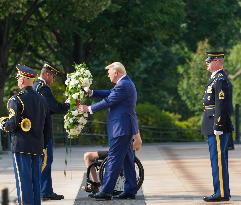 Donald Trump Visits Arlington Cemetery To Pay Tribute To The 13 Servicemembers Killed During The Afghanistan Evactuation.