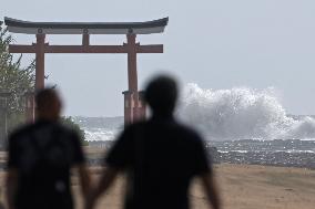 Strong typhoon heading toward southwestern Japan