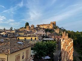 Daily Life In Gradara