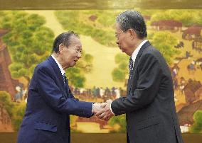 Ex-LDP Secretary General Nikai in Beijing