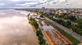 Mekong Water Level Rises - Vientiane