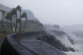 Strong typhoon heading toward southwestern Japan