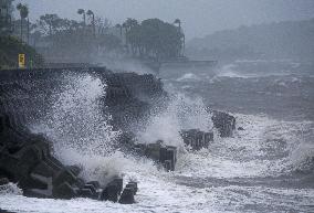 Strong typhoon heading toward southwestern Japan