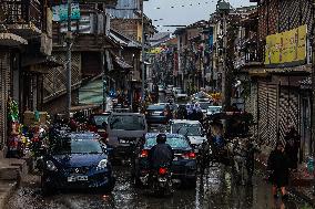 Daily Life In Kashmir