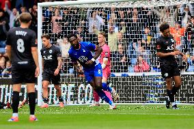 Oldham Athletic v Gateshead - Vanarama National League