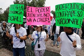 UNAM Law School Students And Workers Protest Against Judicial Reform In Mexico