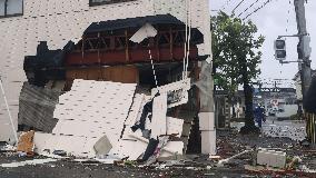 Powerful typhoon in Japan