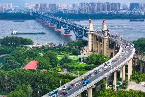 Traffic Peaks on the Nanjing Yangtze River Bridge in Nanjing