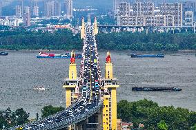 Traffic Peaks on the Nanjing Yangtze River Bridge in Nanjing