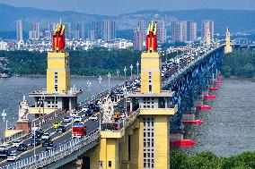 Traffic Peaks on the Nanjing Yangtze River Bridge in Nanjing