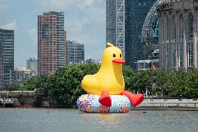 Shanghai Huangpu River Giant Duck