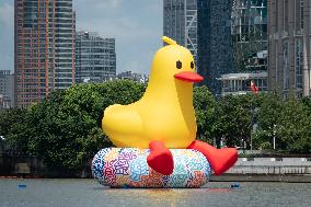 Shanghai Huangpu River Giant Duck