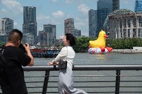 Shanghai Huangpu River Giant Duck