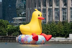 Shanghai Huangpu River Giant Duck