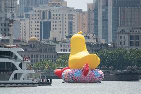 Shanghai Huangpu River Giant Duck